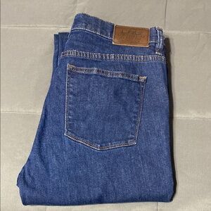Ralph Lauren women’s classic straight jeans. Size 8